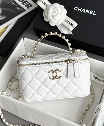 Chanel Vanity Handle White Lambskin 17x9.5x7.8cm