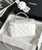 Chanel Vanity Handle White Lambskin 17x9.5x7.8cm - 5