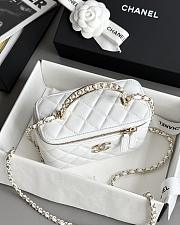 Chanel Vanity Handle White Lambskin 17x9.5x7.8cm - 3
