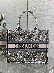 Dior Medium Book Tote Flower 36cm - 1