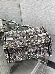 Dior Medium Book Tote Flower 36cm - 5