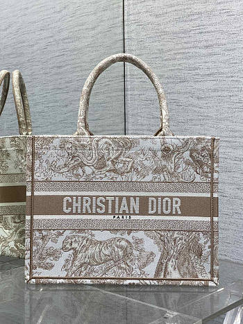 Dior Medium Book Tote White Beige Embroidery 36.5x27.5x16.5cm