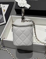 Chanel 25s Coco Crush Vanity Handle Caviar White 17x9.5x8cm - 5