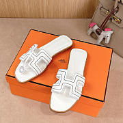 Hermes Oran Embroidered Calfskin Sandal White - 2