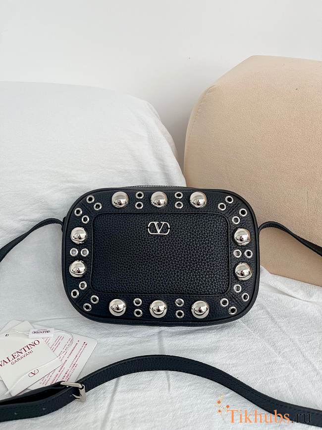 Valentino Garavani Nellcôte Crossbody Bag Black 23x16x6cm - 1