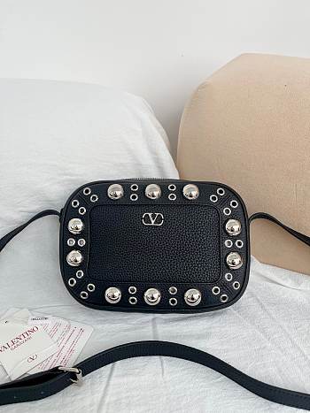 Valentino Garavani Nellcôte Crossbody Bag Black 23x16x6cm