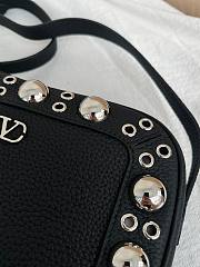 Valentino Garavani Nellcôte Crossbody Bag Black 23x16x6cm - 6