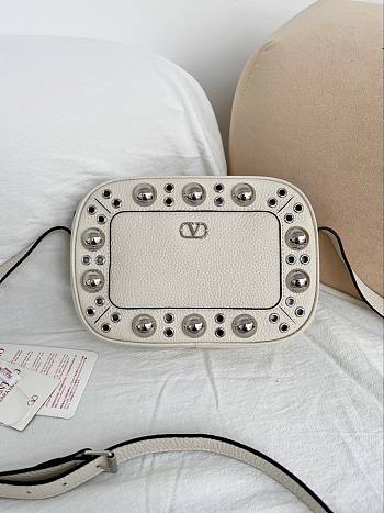 Valentino Garavani Nellcôte Crossbody Bag White 23x16x6cm