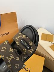 Louis Vuitton LV Mule Pool Pillow Flat Comfort - 3
