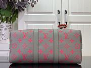 Louis Vuitton LV Keepall Bandoulière 35 Gray/Pink 34x21x16cm - 3