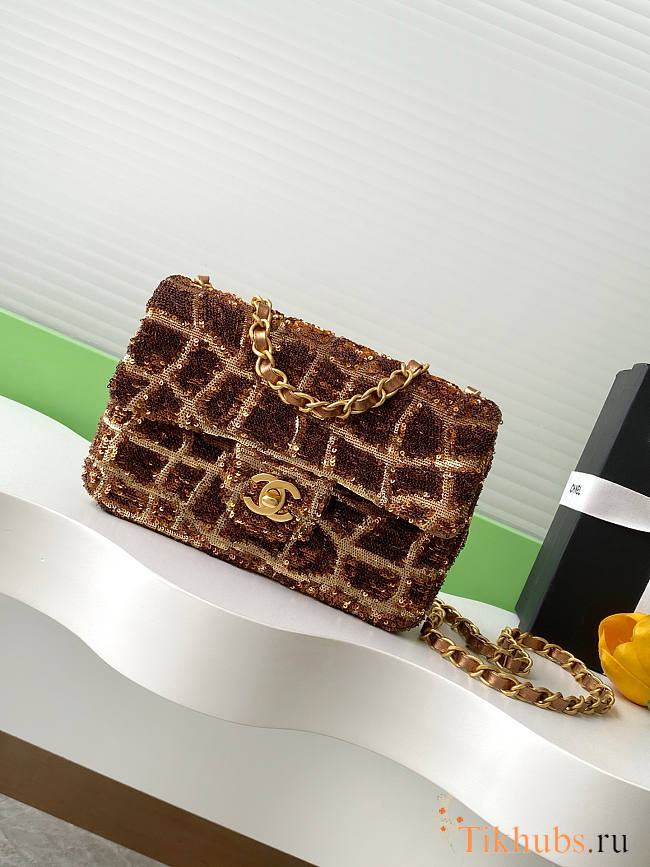 Chanel Flap Bag Yellow Sequins 21x14x8cm - 1