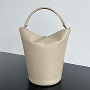 Bottega Veneta Medium Liberta Bucket Beige 30x18x18cm - 6