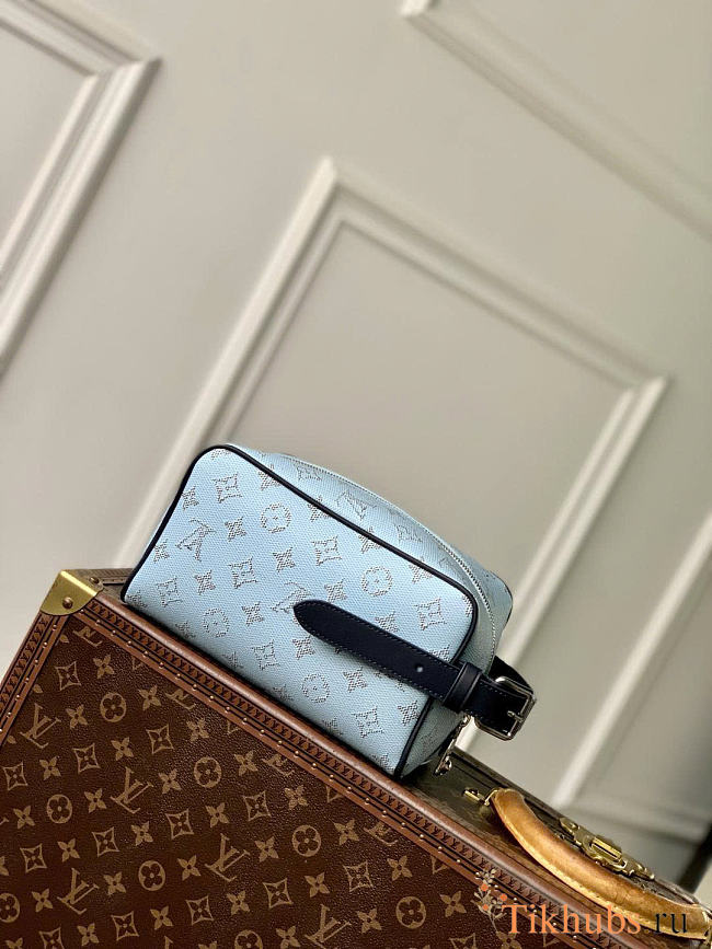 Louis Vuitton LV Locker Dopp Kit Blue 23x13x12cm - 1