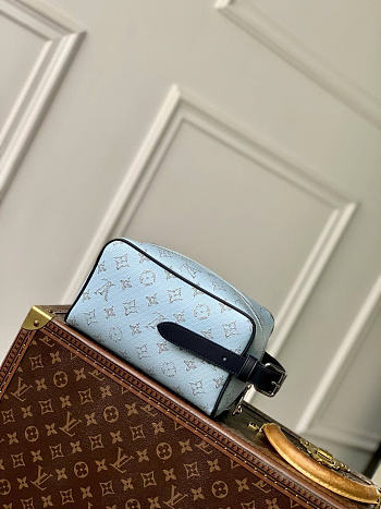 Louis Vuitton LV Locker Dopp Kit Blue 23x13x12cm