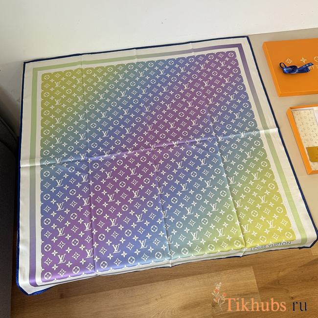 Louis Vuitton LV Sunrise Aquarelle Square Scarf 90x90cm - 1