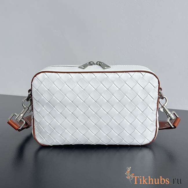 Bottega Veneta Small Intrecciato Camera Bag White 24.5x15x6cm - 1