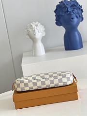 Louis Vuitton LV Pochette Bag White 21x13x3cm - 5