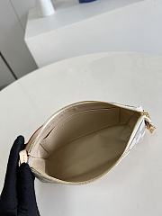 Louis Vuitton LV Pochette Bag White 21x13x3cm - 4