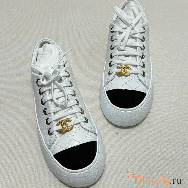 Chanel White Sneaker 07 - 1