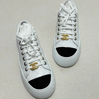 Chanel White Sneaker 07