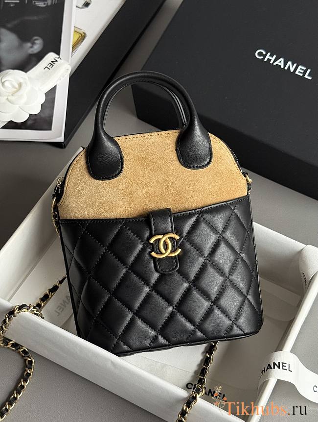 Chanel Clutch With Chain Black Leather Suede 18x17x6cm - 1