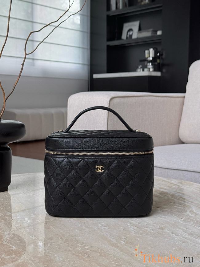 Chanel Vanity Case Black Caviar 21.5x16x14cm - 1