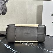 Bottega Veneta Small Andiamo Black Raffia Bag 25x20x10cm - 6