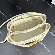 Bottega Veneta Small Andiamo White Raffia Bag 25x20x10cm - 6