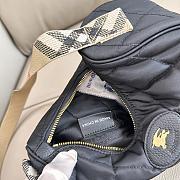 Burberry Horseshoe Crossbody Bag Black 24x18x7cm - 3