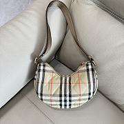 Burberry Horseshoe Crossbody Bag Beige 24x18x7cm - 3