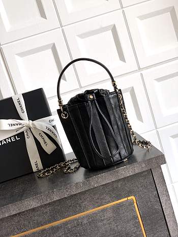 Chanel Small Bucket Bag Lambskin Black 18x16.5x16.5cm