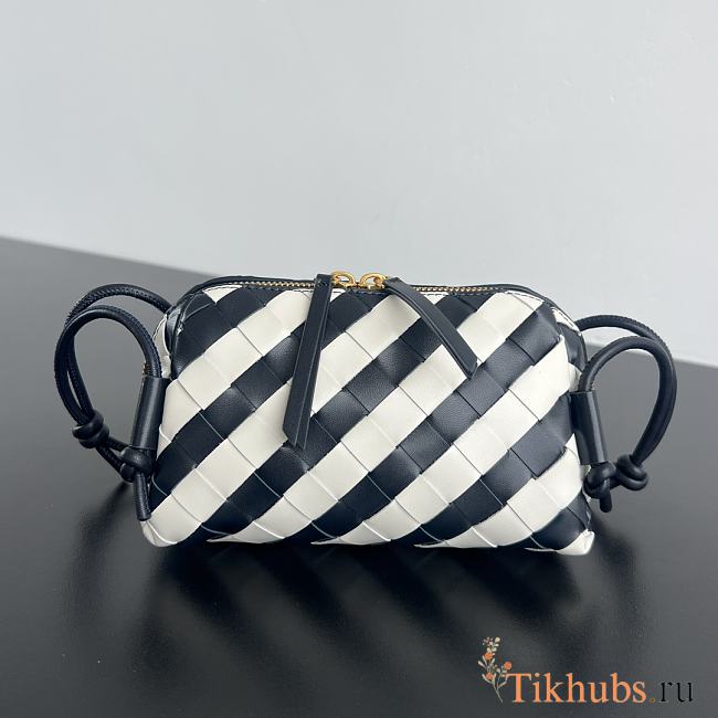 Bottega Veneta Concert Pouch 18.5x11.5x8.5cm - 1
