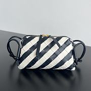Bottega Veneta Concert Pouch 18.5x11.5x8.5cm - 1