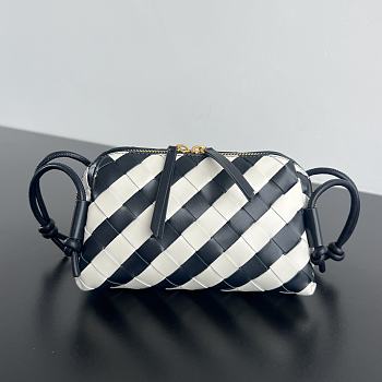 Bottega Veneta Concert Pouch 18.5x11.5x8.5cm