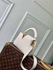 Louis Vuitton LV Capucines Mini White Bag 21x13.6x8cm - 4