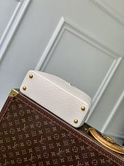 Louis Vuitton LV Capucines BB White Bag 27x17.3x9cm - 4