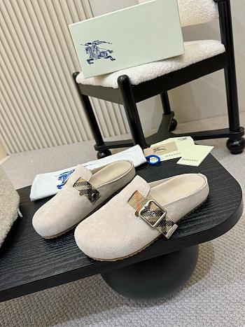Burberry Beige Suede Urchin Mules