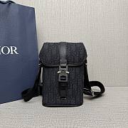 Dior Mini Hit the Road Vertical Messenger Bag 20x13x7cm - 1