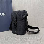 Dior Mini Hit the Road Vertical Messenger Bag 20x13x7cm - 3
