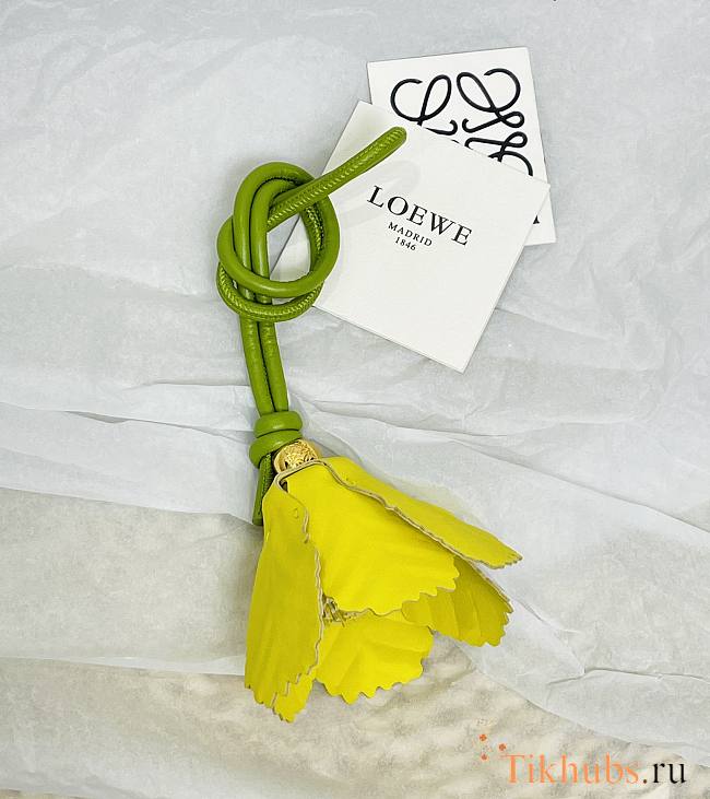 Loewe Tulip Charm Classic Calfskin - 1