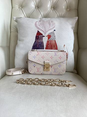 Louis Vuitton LV Pochette Métis East West Cream 21.5x13.5x6cm