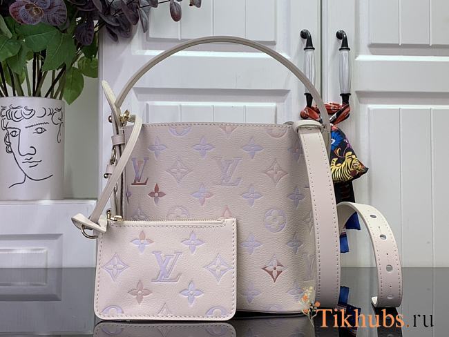 Louis Vuitton LV All In BB Dream Cream 18x16x12cm - 1