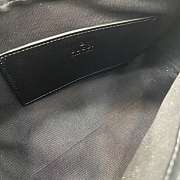 Gucci GG Emblem Small Shoulder Bag Black 22x14x8cm - 2