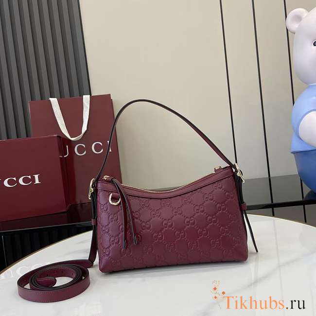 Gucci GG Emblem Small Shoulder Bag Red 22x14x8cm - 1