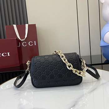 Gucci GG Emblem Small Shoulder Bag Black 20.5x13x7cm