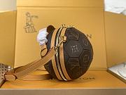 Louis Vuitton LV Soccer Ball Bag 19cm - 4
