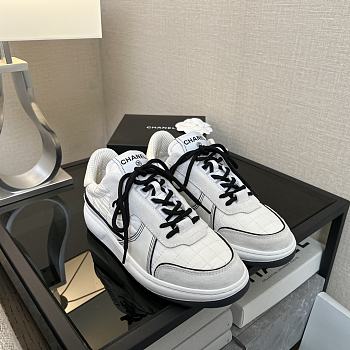Chanel White Sneaker 09