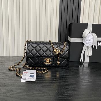 Chanel Mini Flap Bag Lambskin Gold Black 20x13x7cm