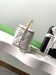 Chanel Vanity Case White Lambskin 17cm - 6