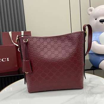 Gucci GG Emblem Medium Shoulder Bag Red 24x26x10cm
